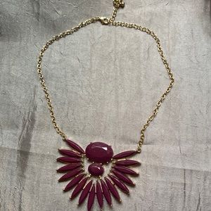 BOUTIQUE STATEMENT PURPLE NECKLACE WITH GOLD TONE CHAIN
